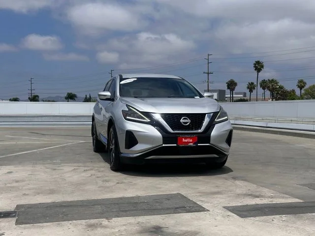 Used 2019 Silver Nissan S image 4