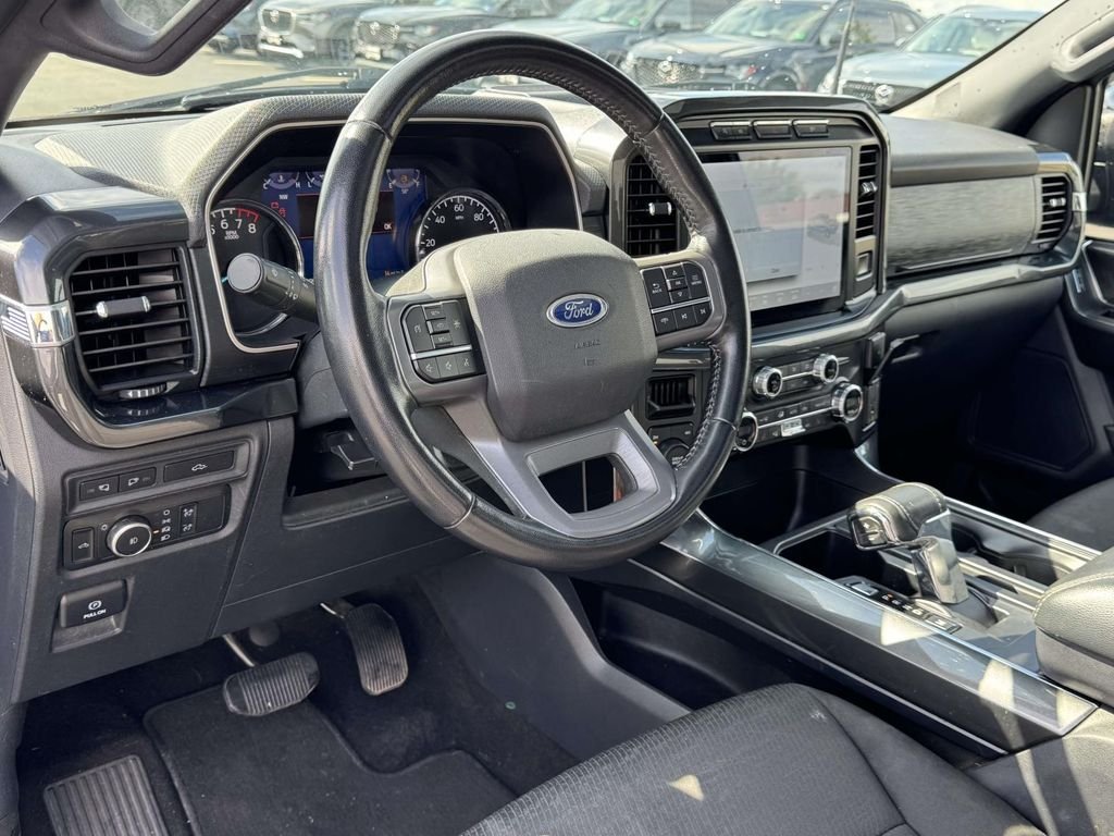 Used 2021 Black Ford XLT image 2