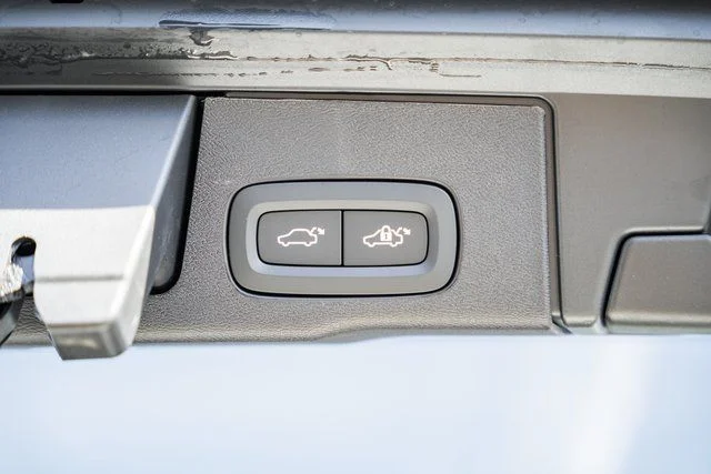 New 2026 Crystal White Volvo Plus image 10