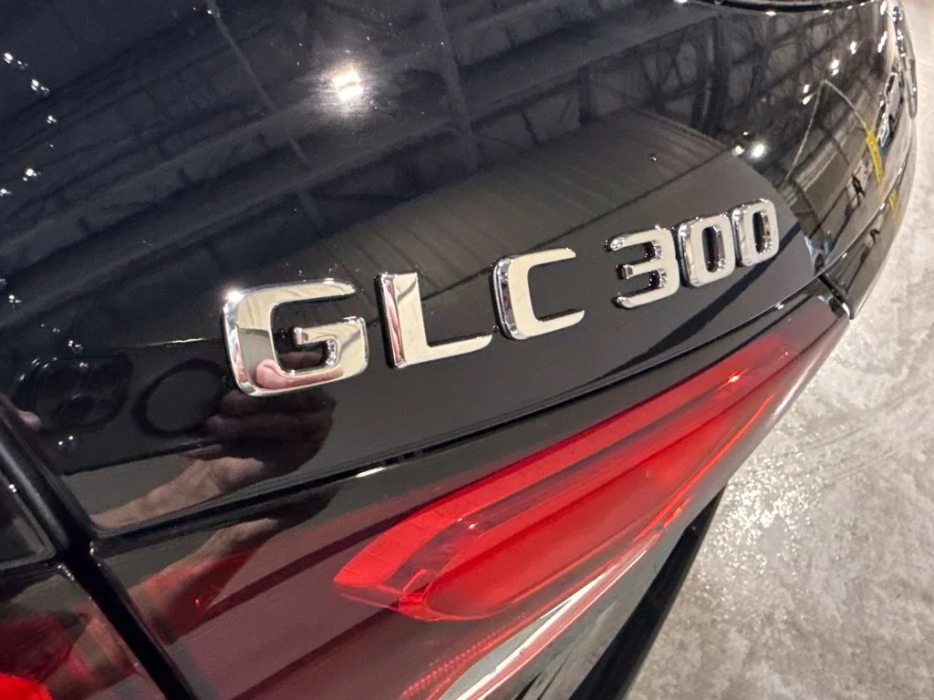 Used 2027 Black Mercedes-Benz GLC 300 image 9