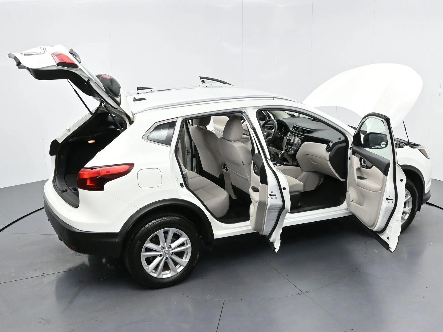 Used 2017 Glacier White Nissan SV image 39