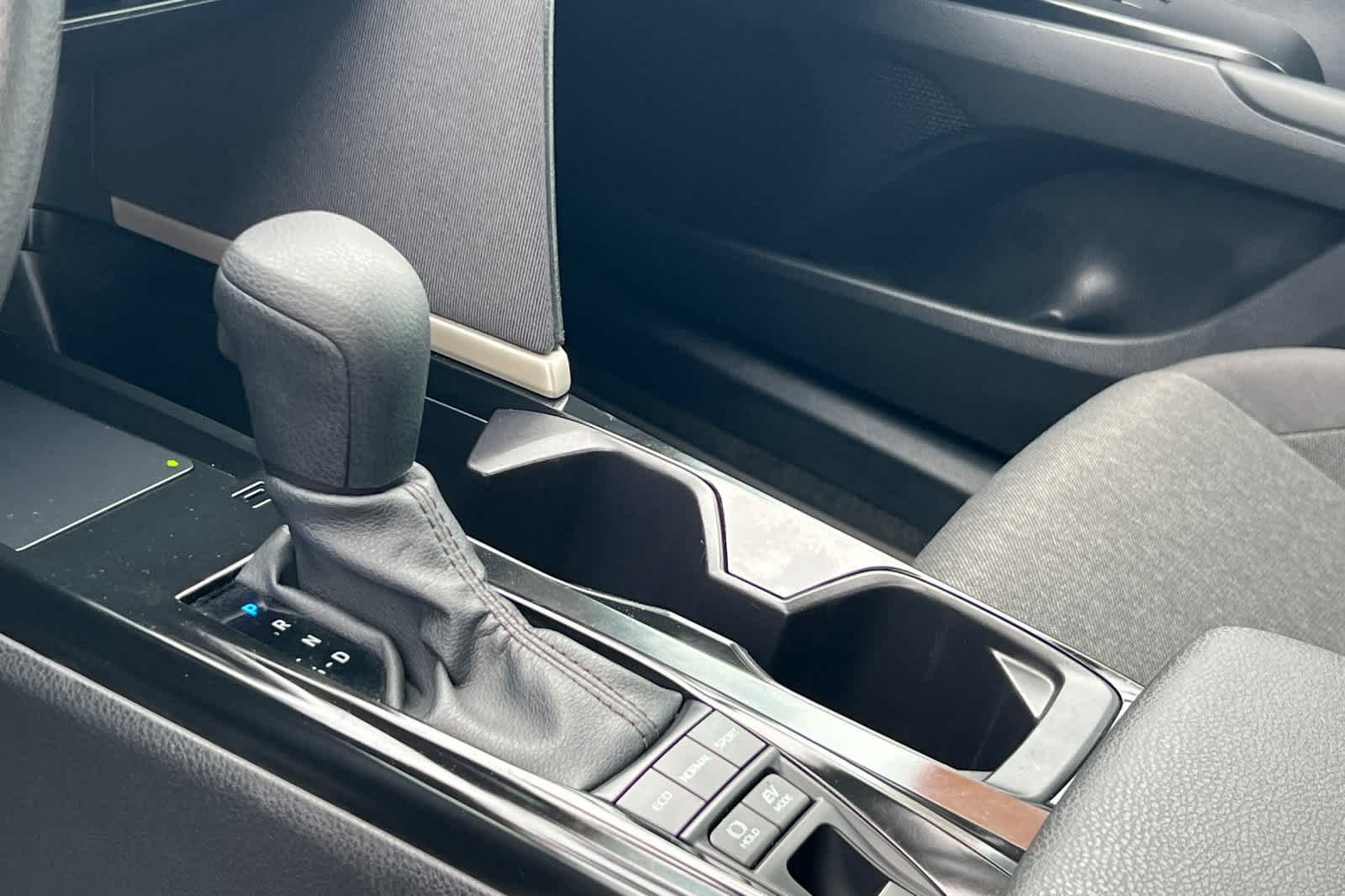 2025 Toyota Camry LE - Photo 20