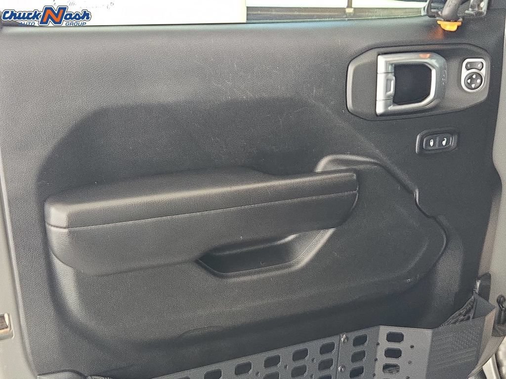 Used 2021  Jeep Mojave image 27