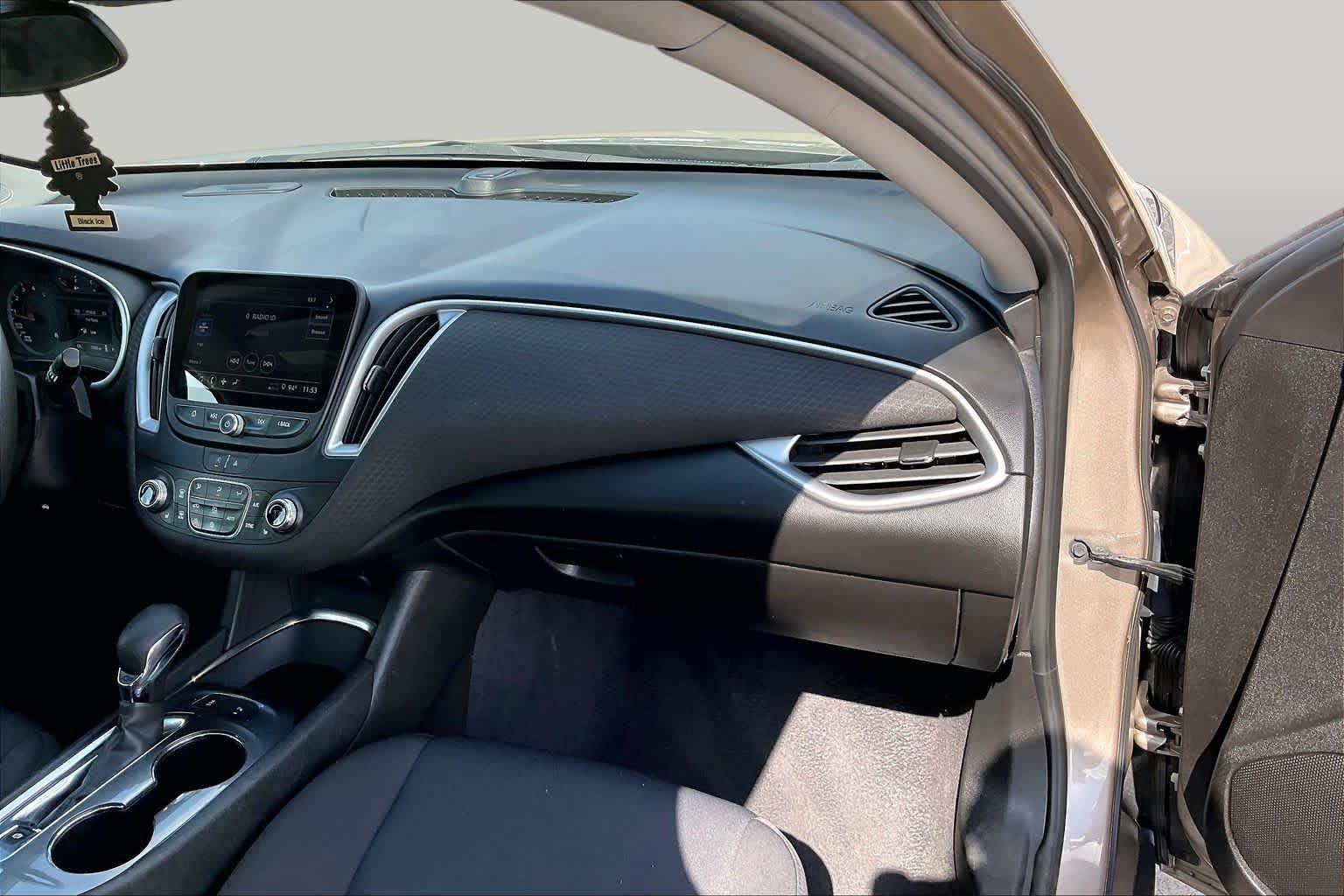 Used 2023 Mineral Gray Metallic Chevrolet LT image 18