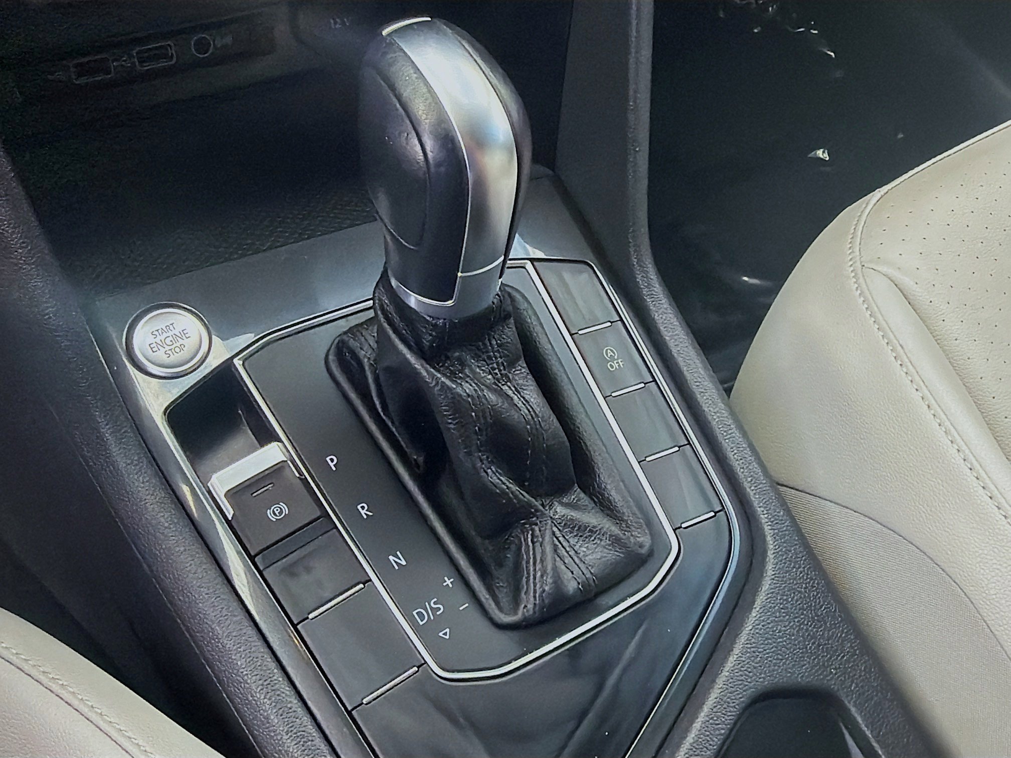 2019 Volkswagen Tiguan SE - Photo 13
