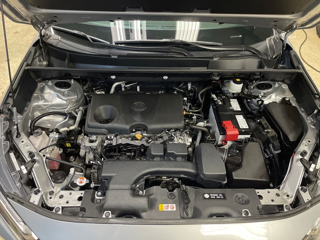 Used 2025 Silver Toyota XLE image 5