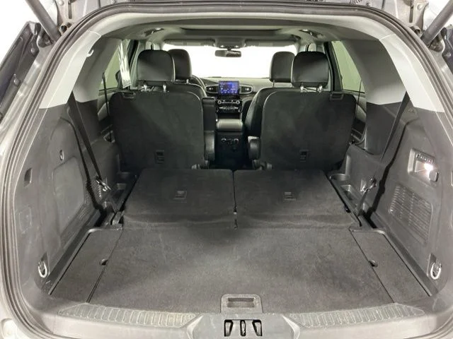 Certified Used 2023  Ford Limited image 24