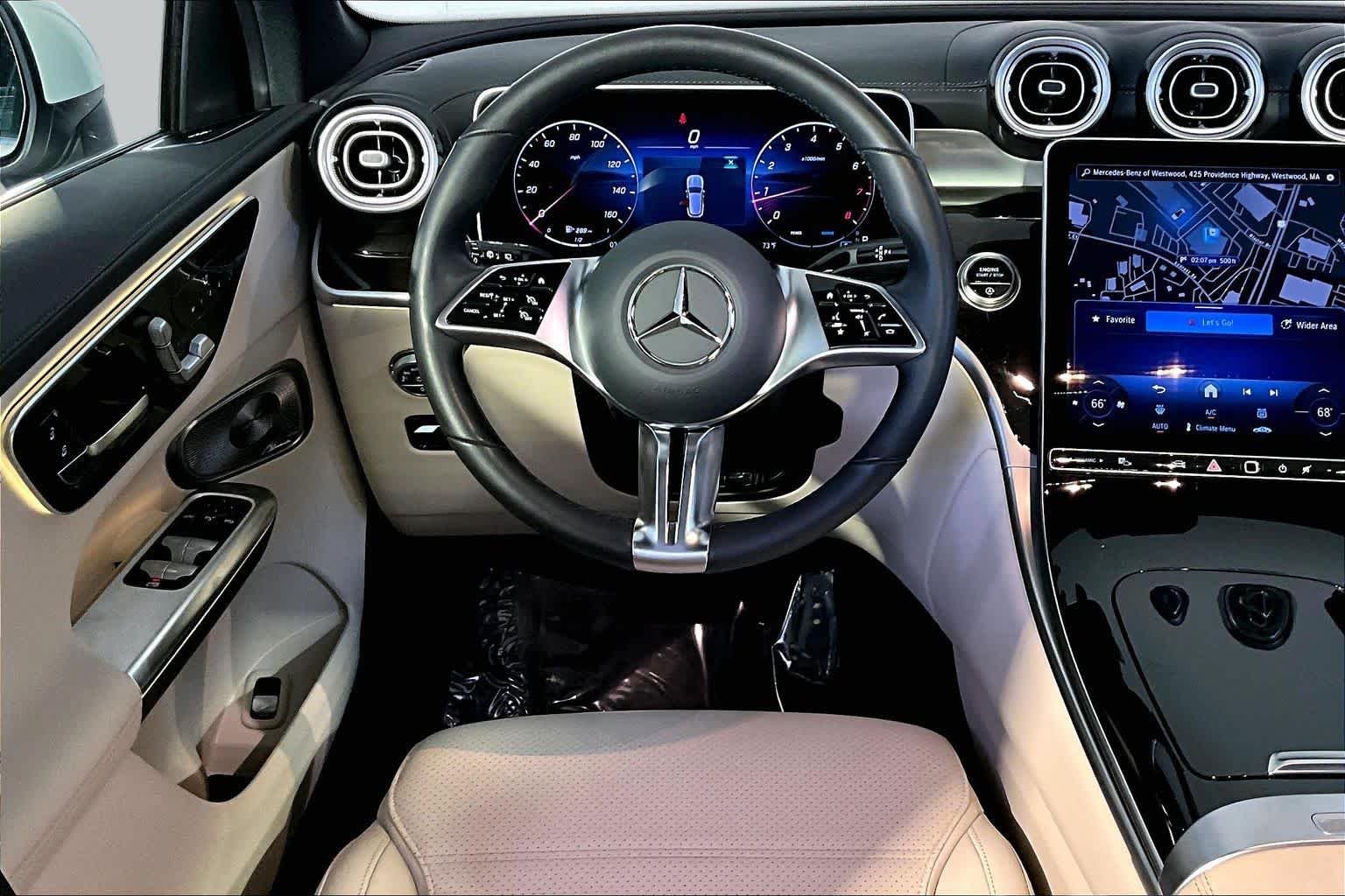 Certified Used 2025 Polar White Mercedes-Benz GLC 300 image 6