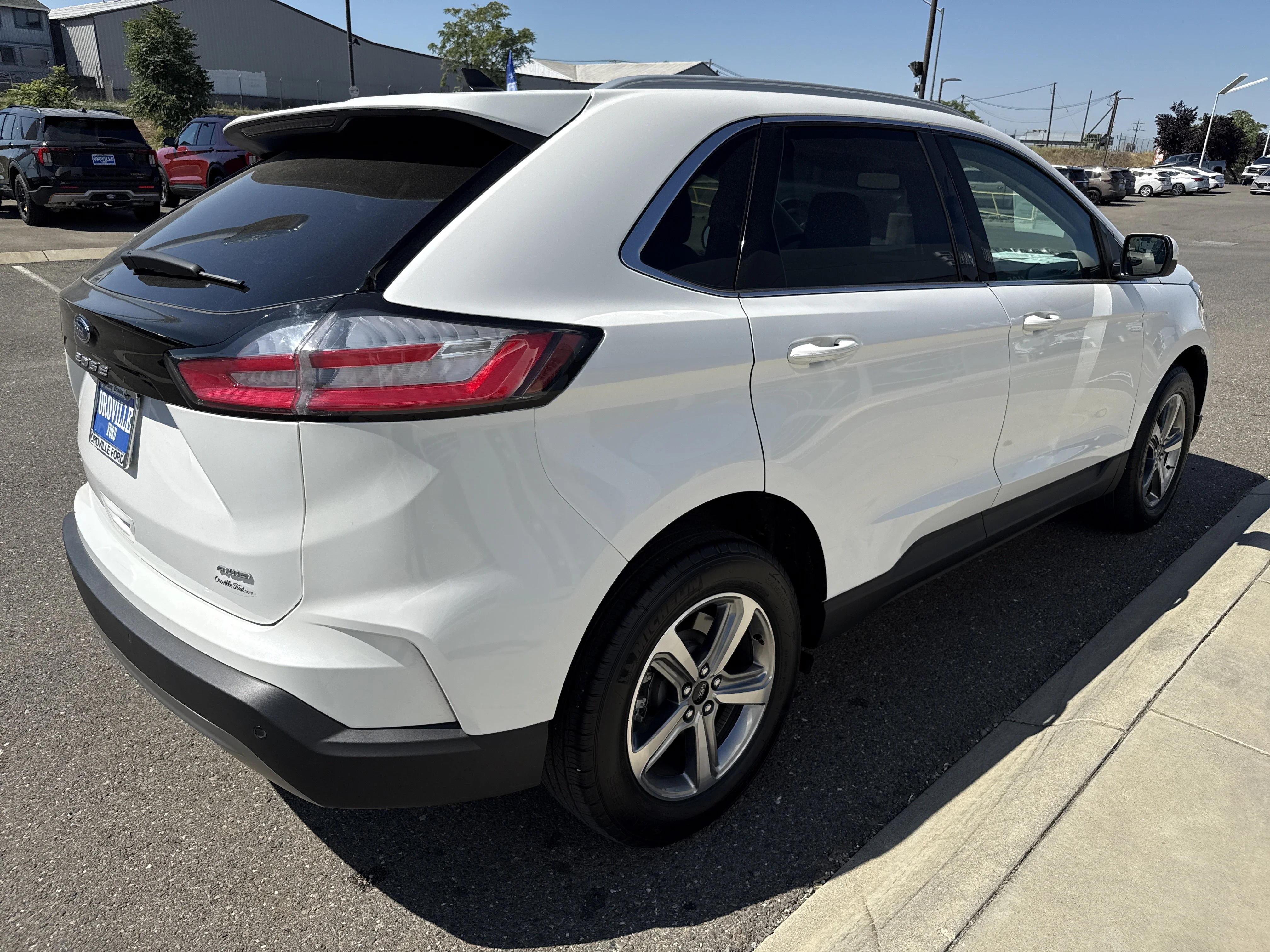 Used 2024 Star White Metallic Tri-Coat Ford SEL image 5