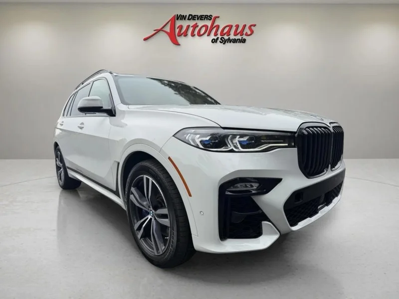 2022 BMW X7 M50i