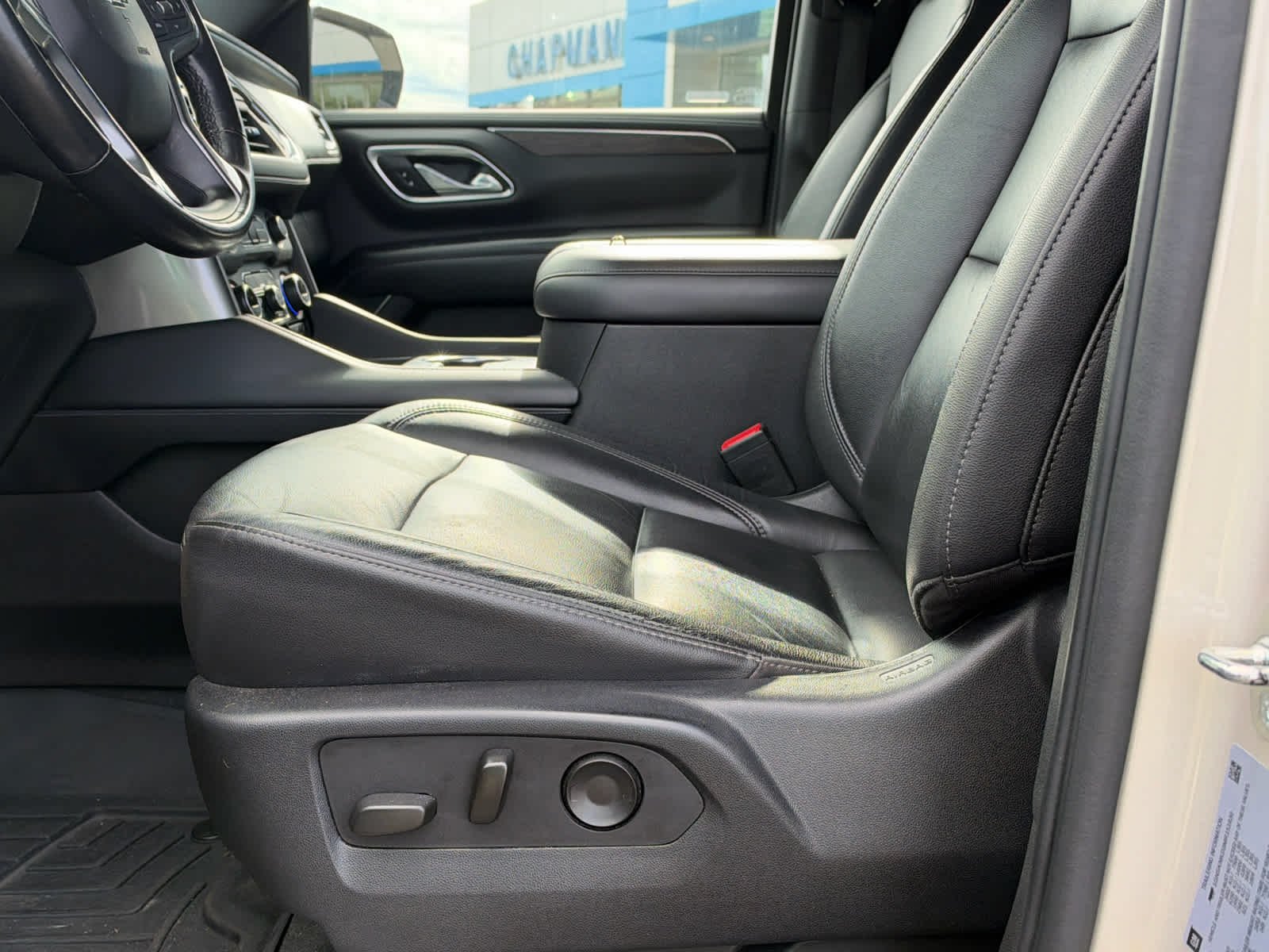 Used 2021 EMPIRE BEIGE METALLIC Chevrolet LT image 8