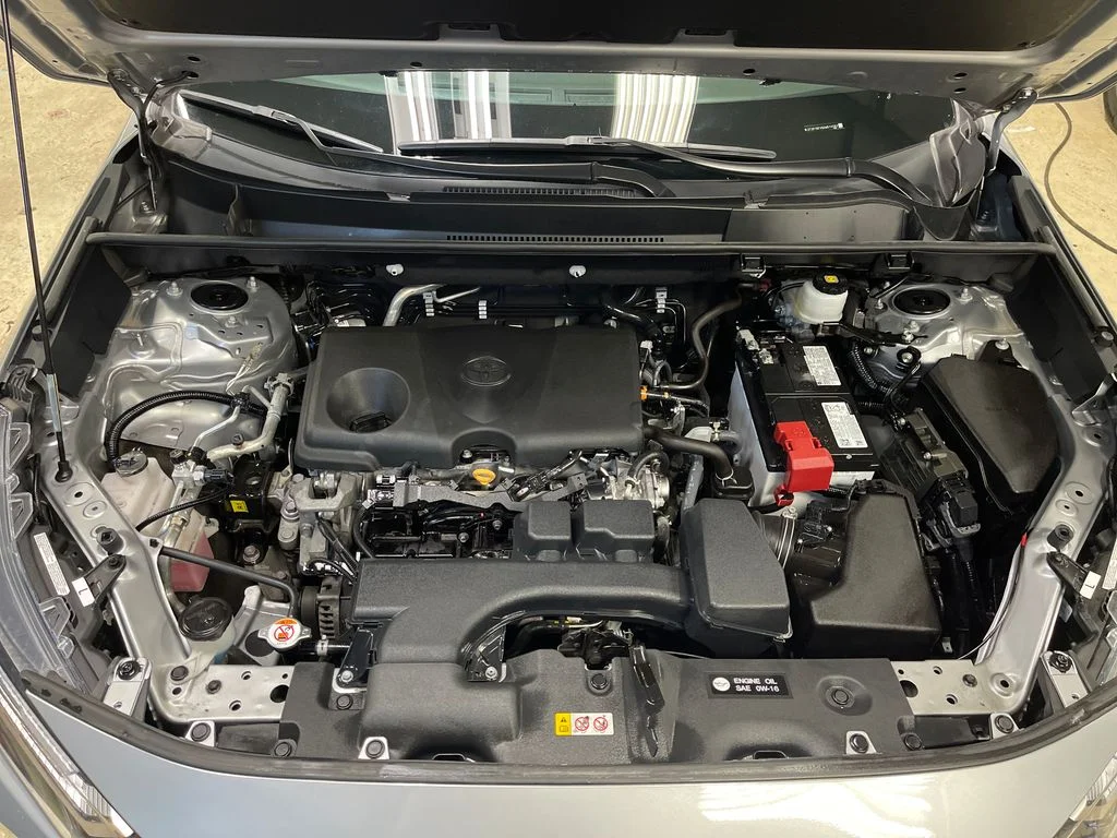 Used 2025 Silver Toyota XLE image 5
