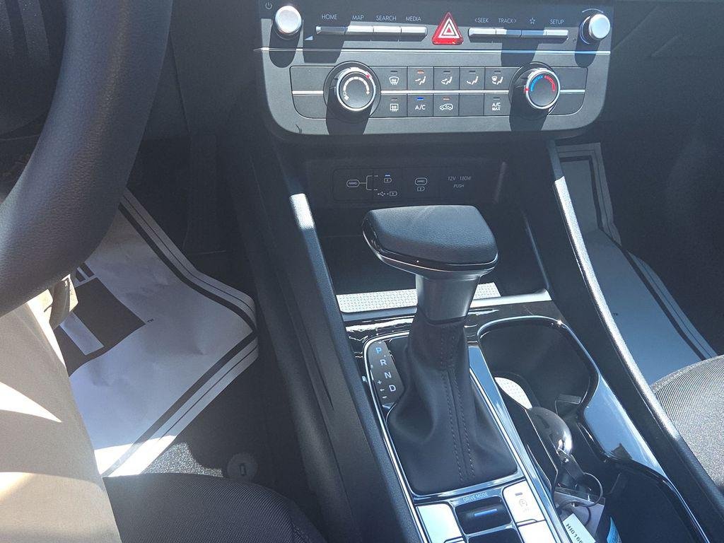 New 2026 Black Hyundai SE FWD image 19
