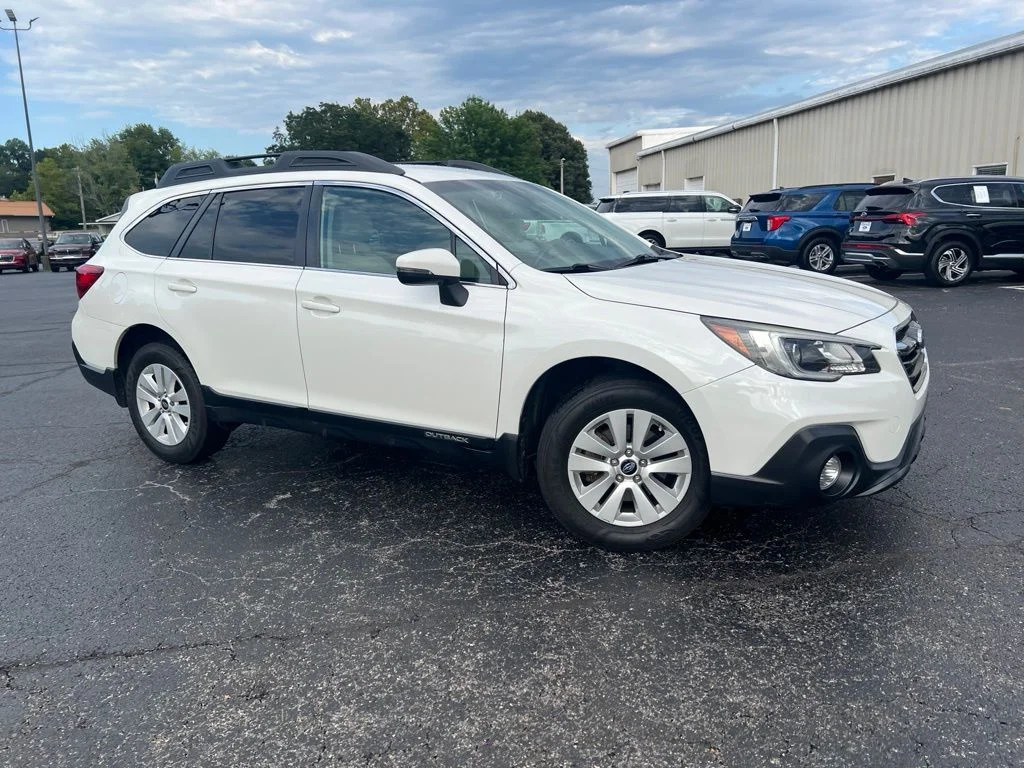 Used 2018 White Subaru 2.5i Premium image 2