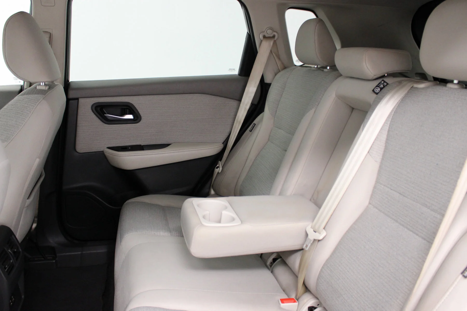 Used 2023 Super Black Nissan FWD SV image 24