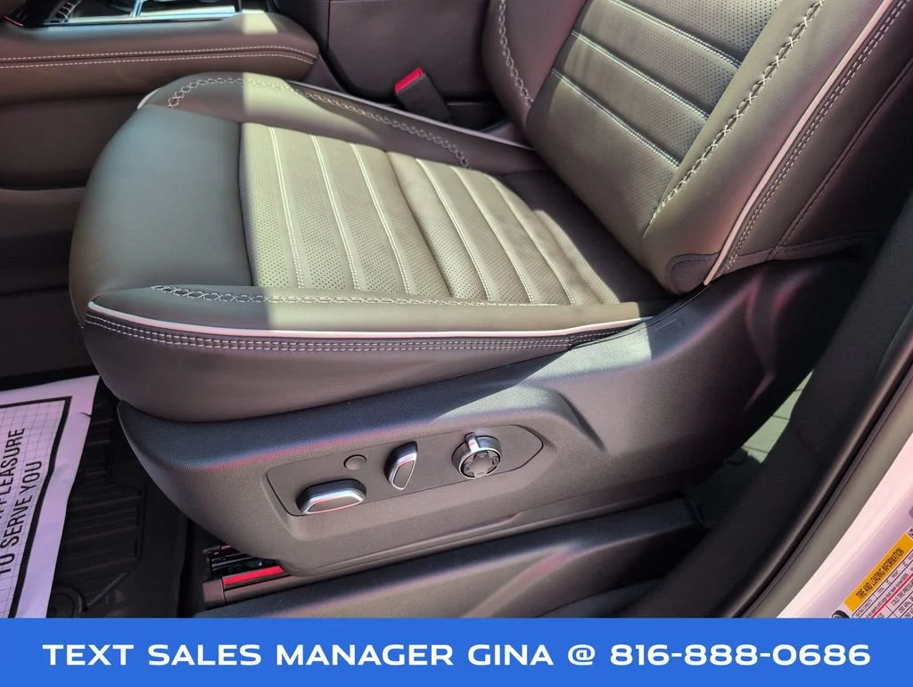 New 2026 Glacier White Tricoat GMC Denali Ultimate image 33