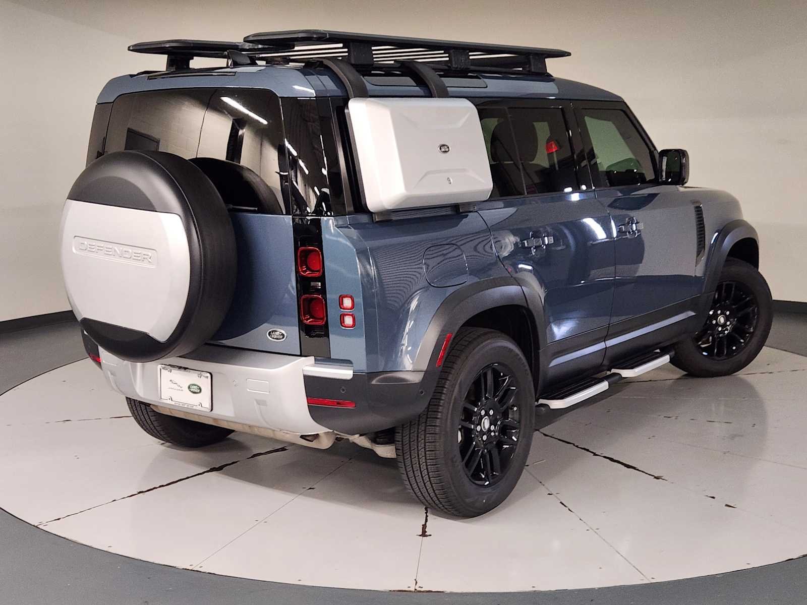 Used 2023 Tasman Blue Metallic Land Rover S image 2