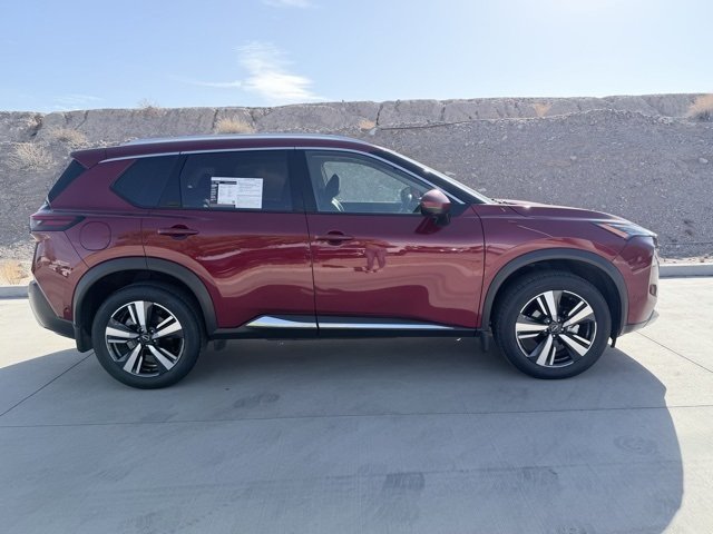 2022 Nissan Rogue SL photo 2
