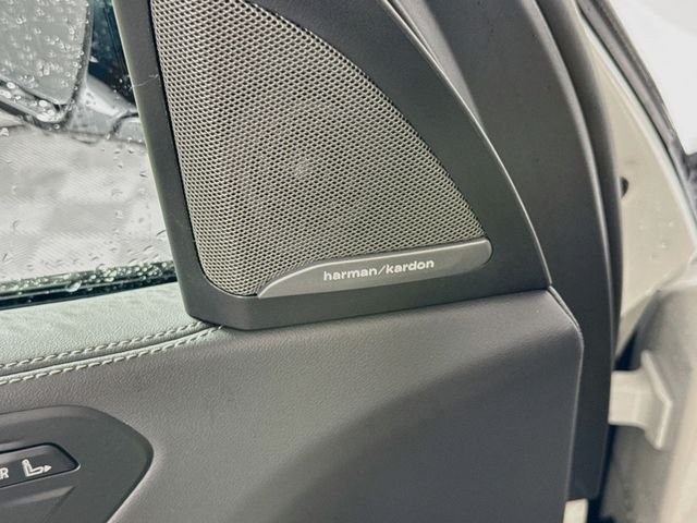New 2027 White Metallic BMW xDrive40i image 19