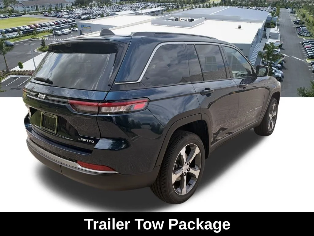 New 2026 Fathom Blue Pearl-Coat Exterior Paint Jeep Limited image 4