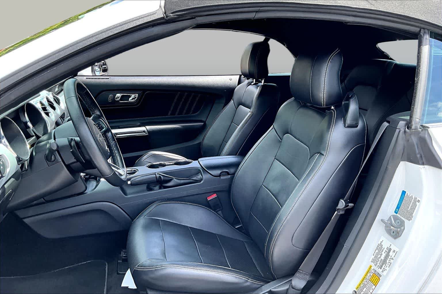 Used 2015 Oxford White Ford GT Premium image 7