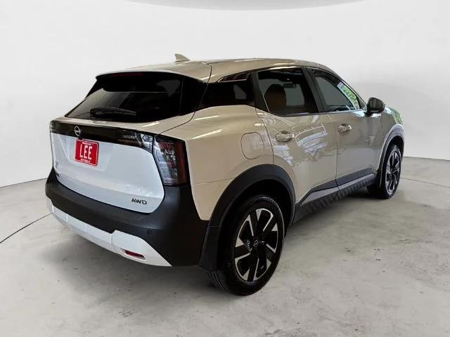 Used 2025 White Nissan SV image 5