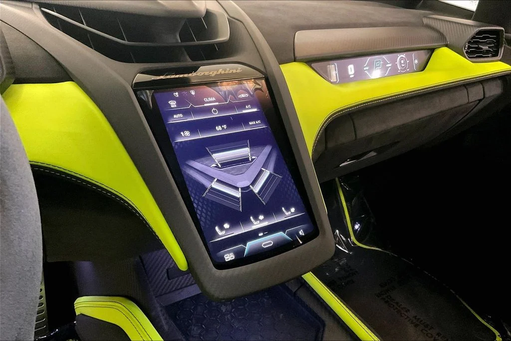 2025 Lamborghini Revuelto Base - Photo 27