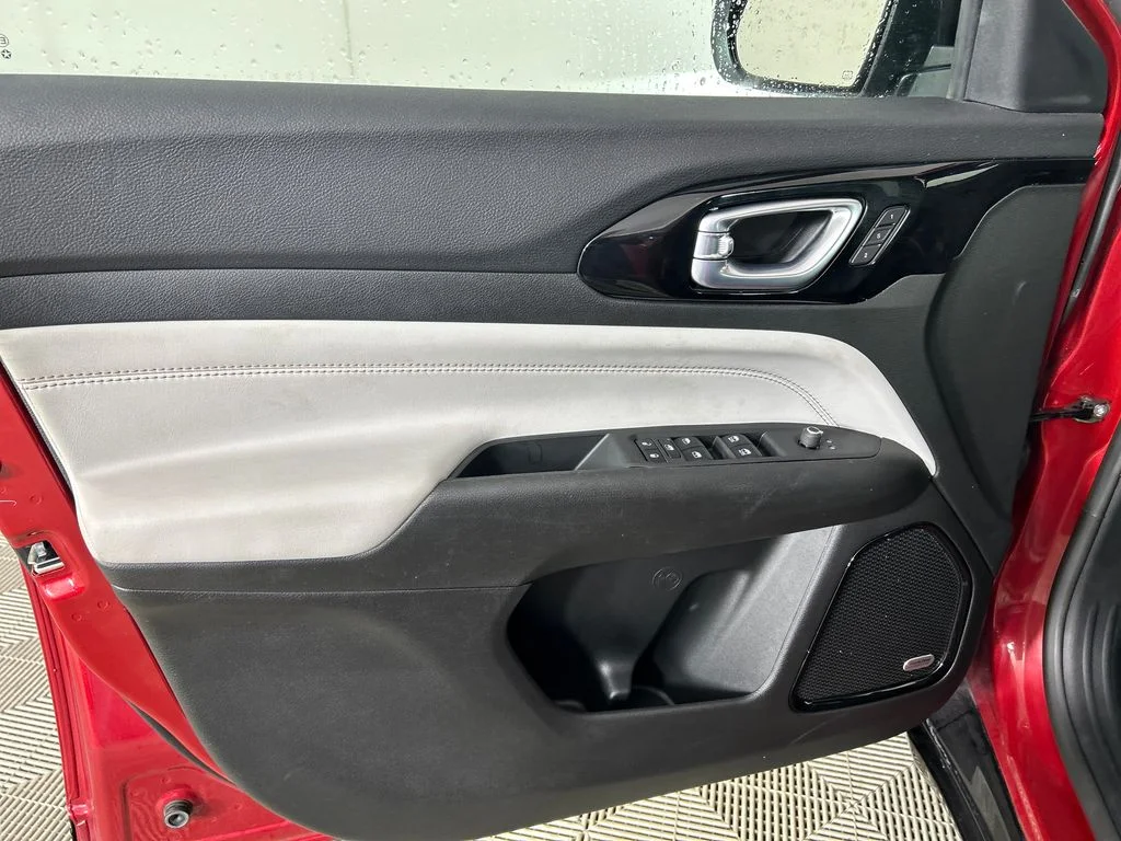 Used 2025 Red Jeep Limited image 11