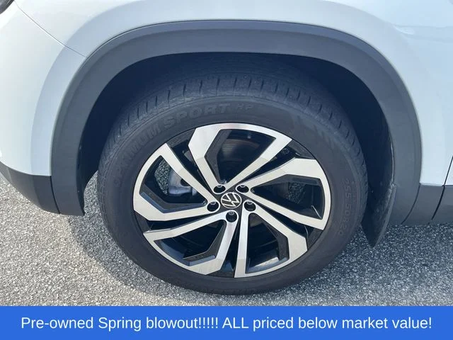 Used 2022  Volkswagen 2.0T SEL image 11
