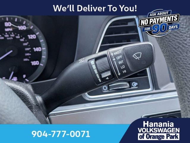 Used 2016 White Hyundai SE image 27