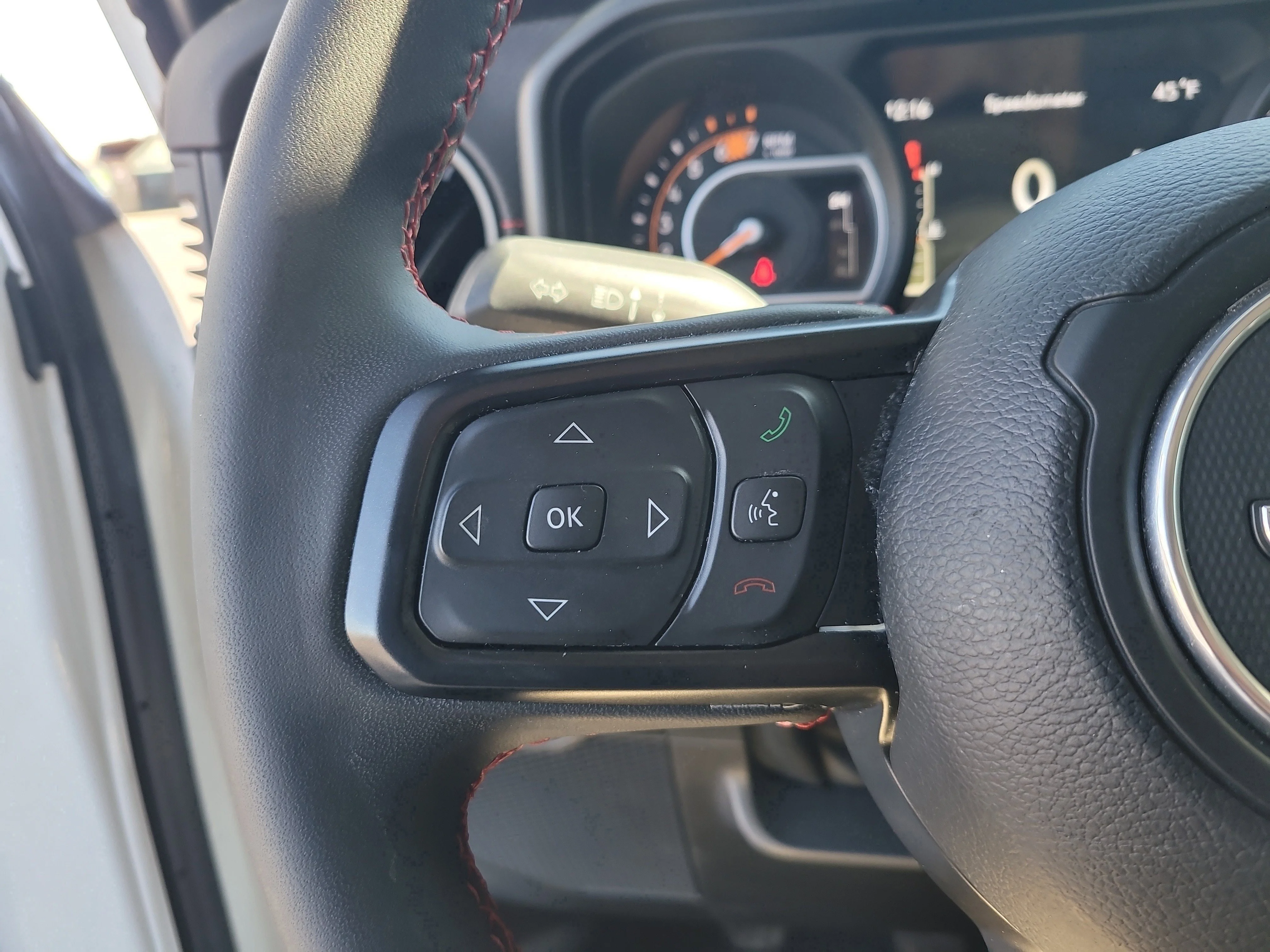 Used 2024 Bright White Clearcoat Jeep Rubicon image 26