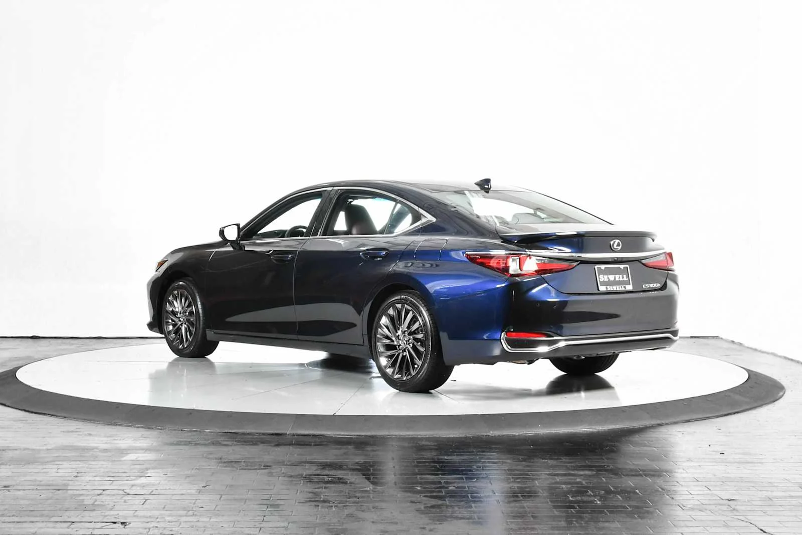 Used 2025 Nightfall Mica Lexus Luxury image 5