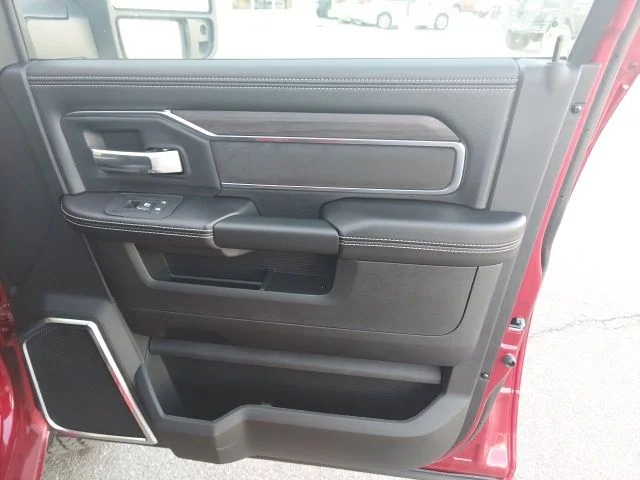 New 2026 Molten Red Pearl-Coat Exterior Paint RAM Laramie image 35