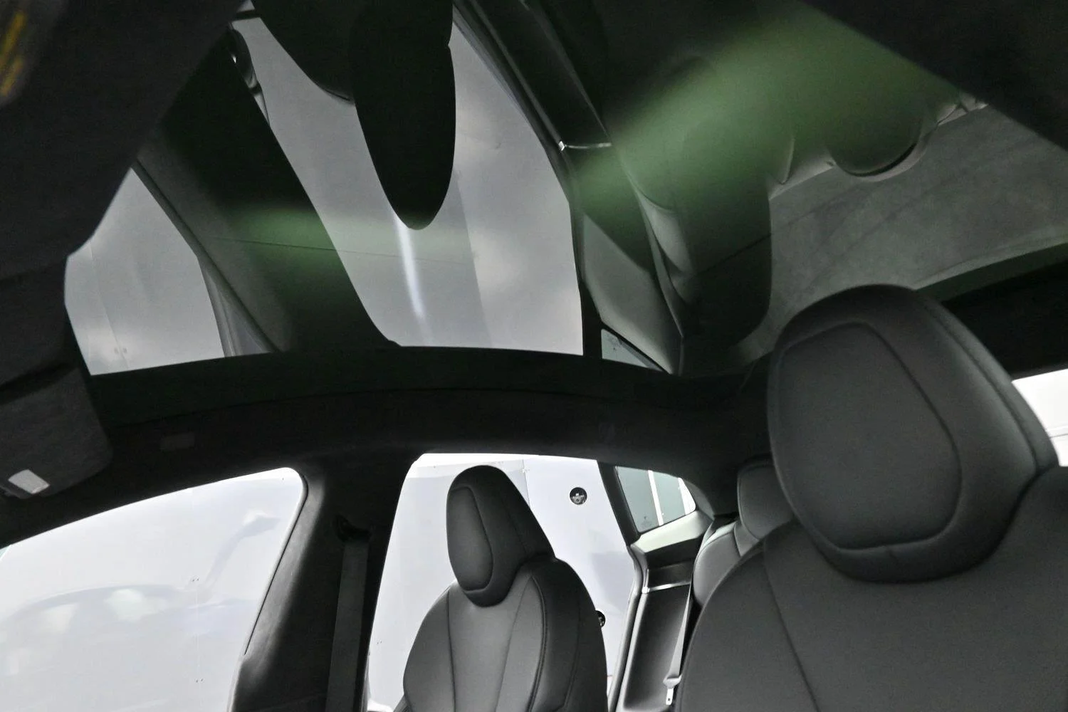 Used 2021 Midnight Silver Metallic Tesla Plaid image 26