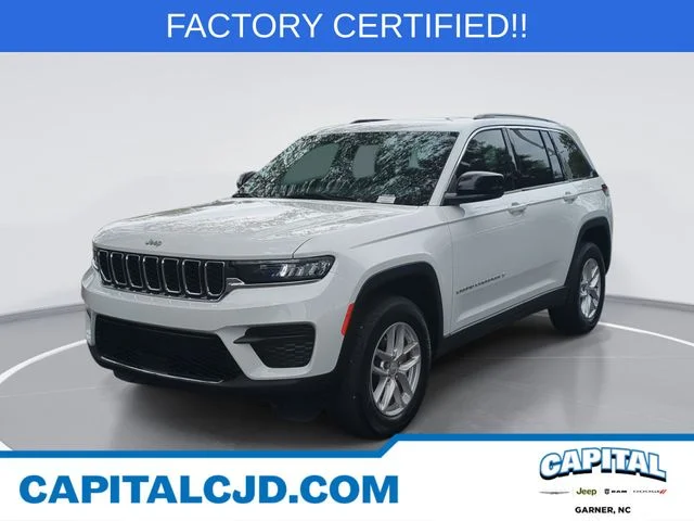 Used 2025 White/off-white Jeep Laredo X image 1