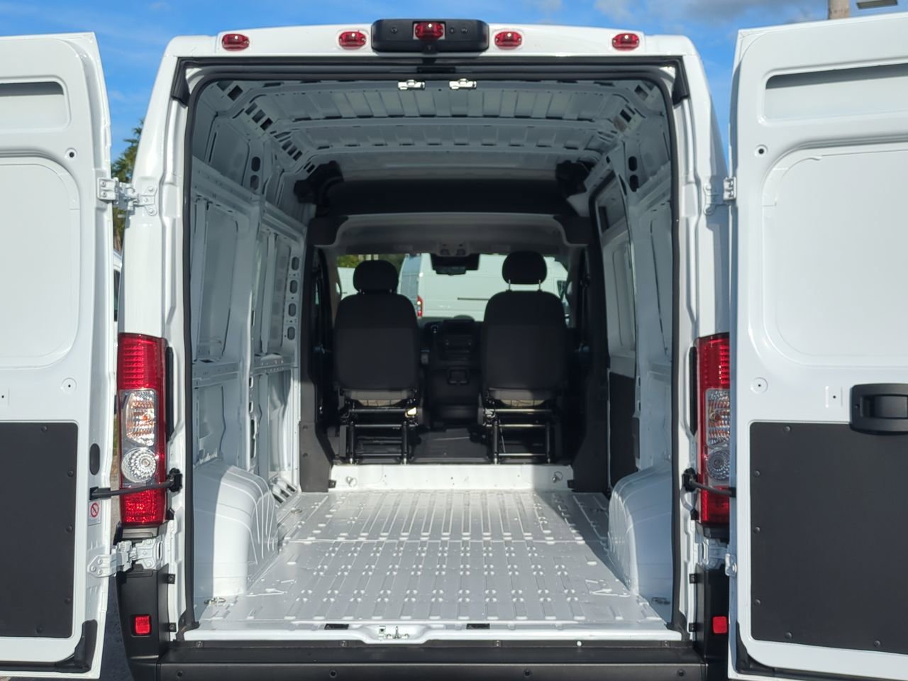 New 2026 Bright White Clearcoat RAM Tradesman image 12