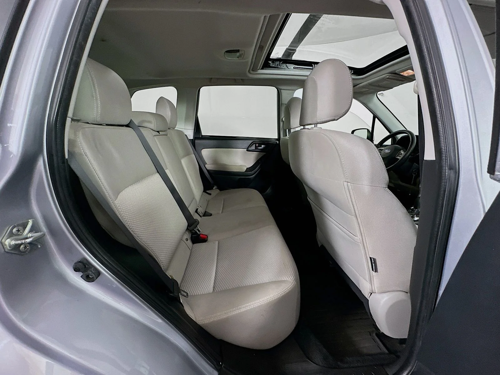 Used 2015 Ice Silver Metallic Subaru 2.5i Premium image 26