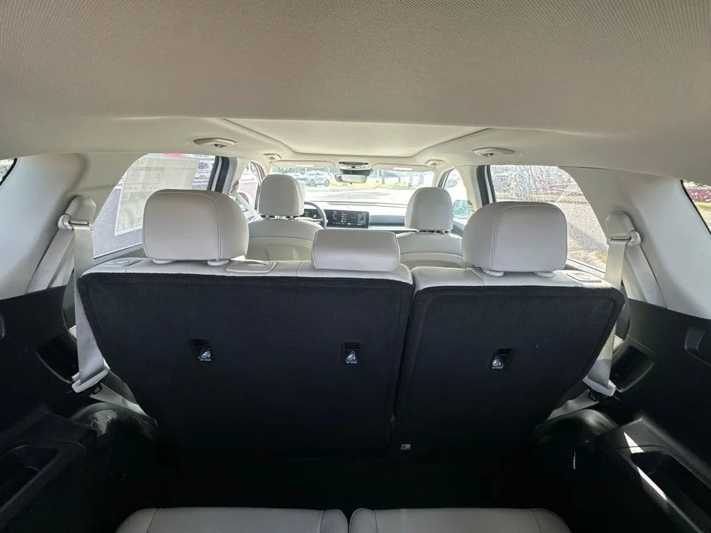 New 2026 White Kia S image 19