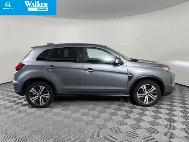 Used 2025 Gray Mitsubishi 2.0 ES image 9