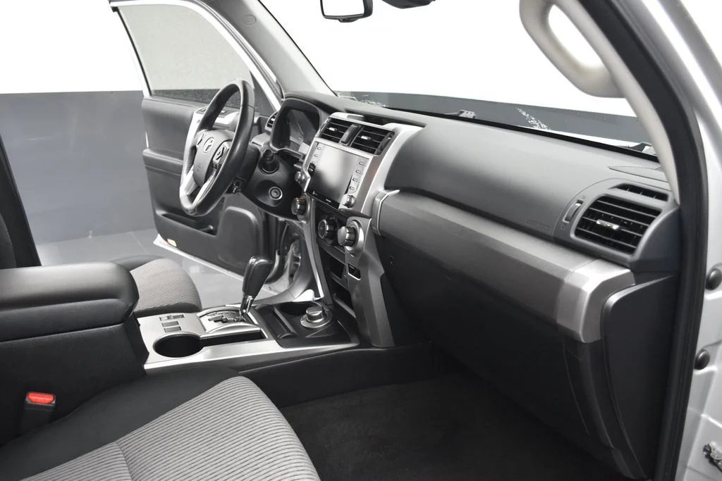 Used 2020 Silver Toyota SR5 image 27