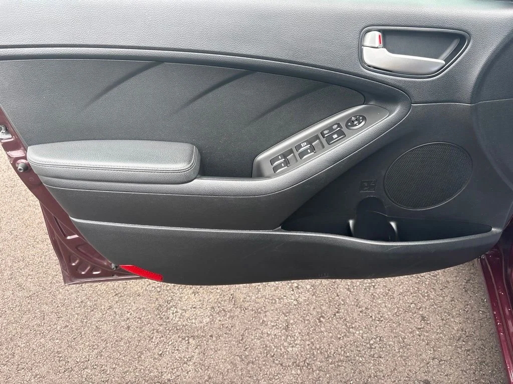 Used 2018 Red Kia LX image 10