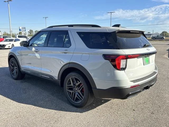 New 2027 Avalanche Gray Ford ST-Line image 16