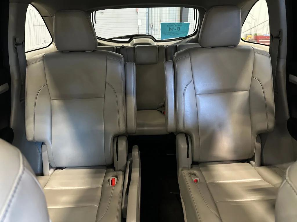 Used 2018 Gray Toyota XLE image 27