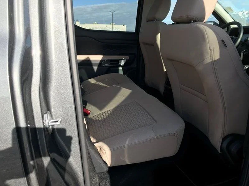 New 2025 Carbonized Gray Metallic Ford XLT image 19