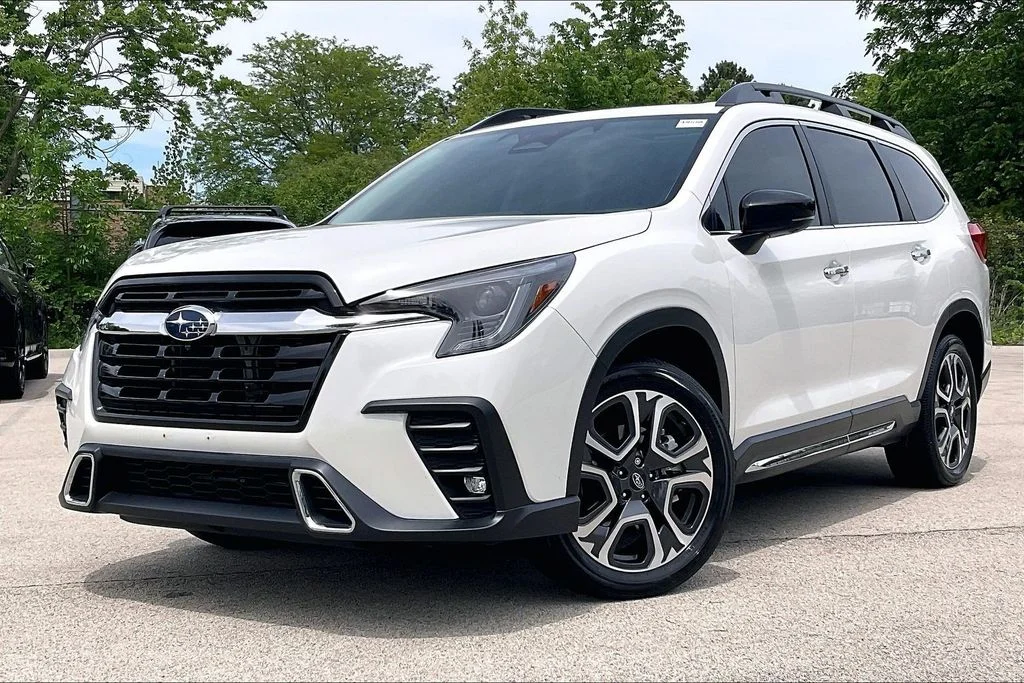 Used 2024 White Subaru Touring image 12