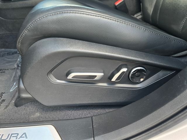 Used 2020  Acura Base image 12