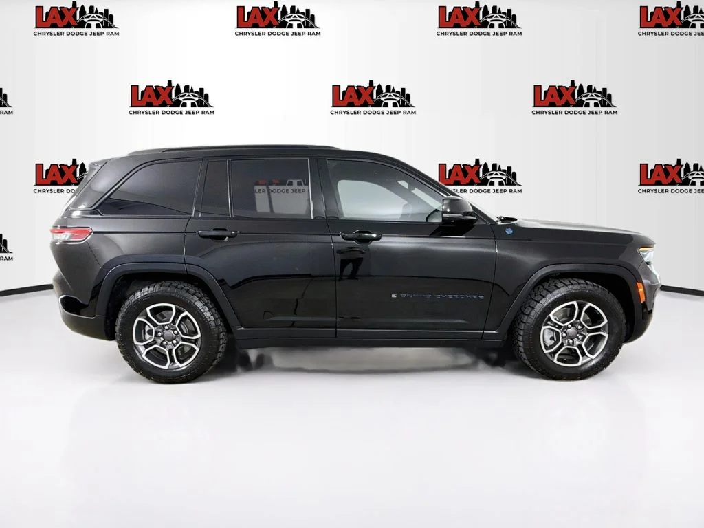 Used 2022 Black Jeep Trailhawk 4xe image 29
