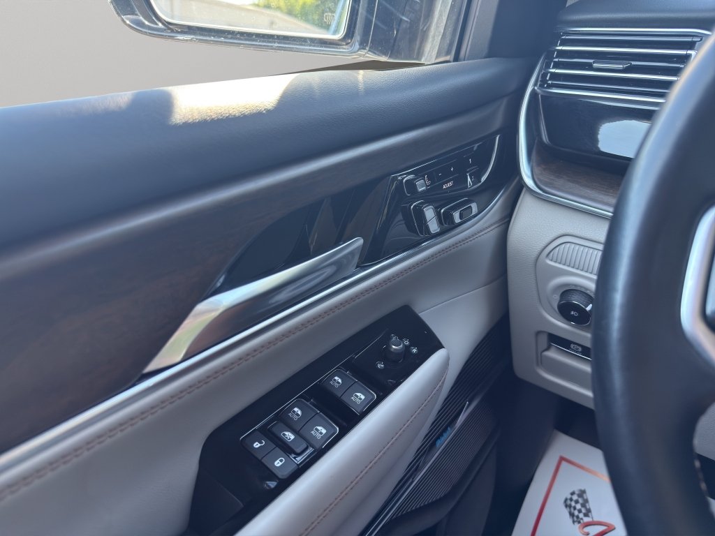 Used 2022 Bright White Clearcoat Jeep Series I image 19