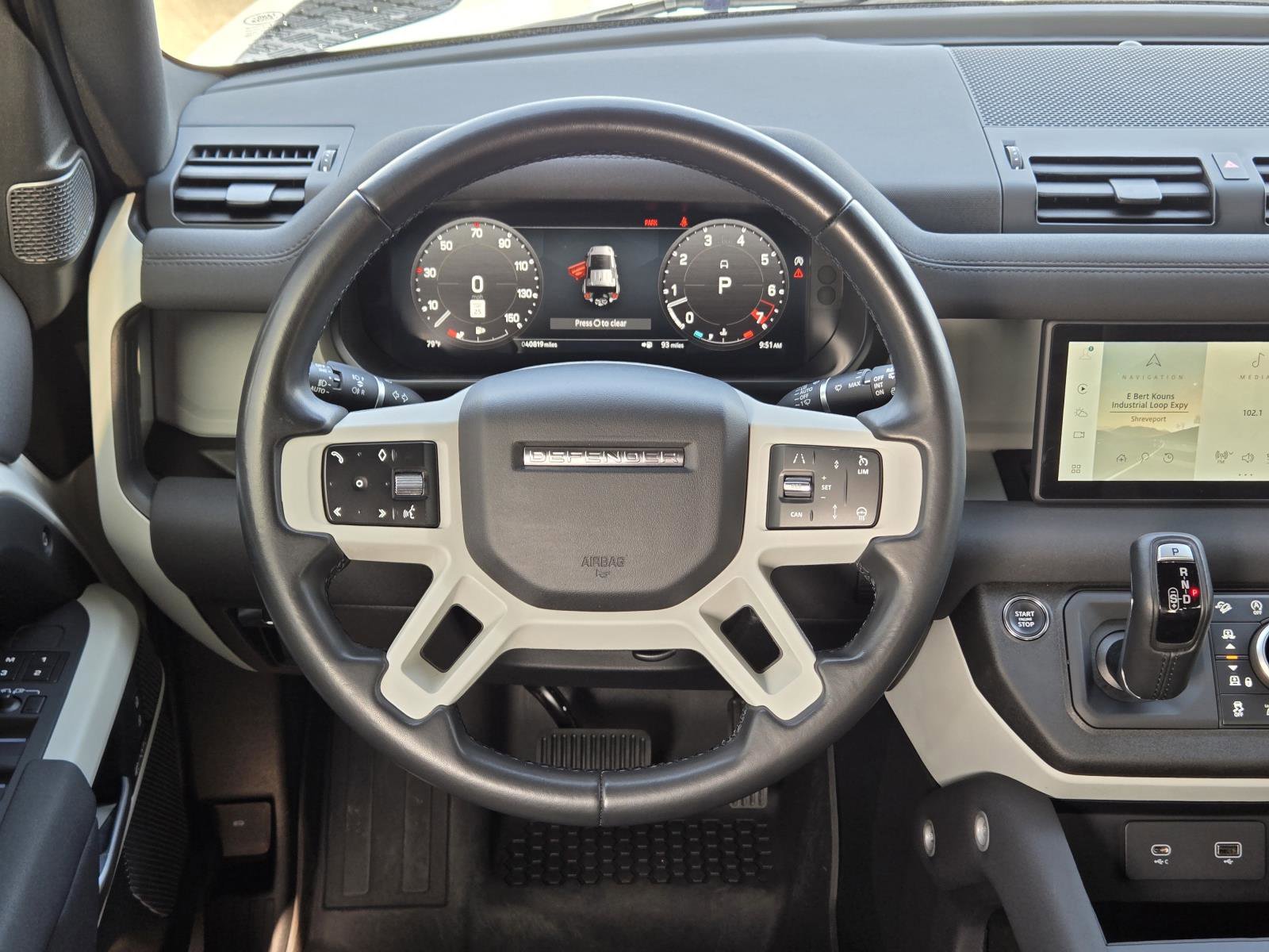Used 2023 Fuji White Land Rover SE image 26