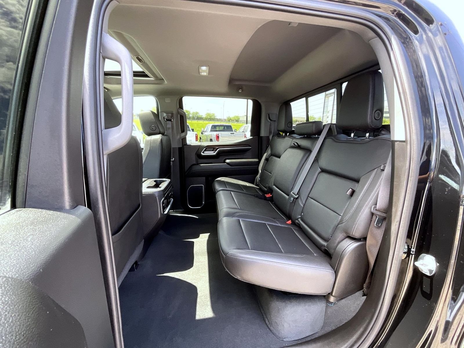 Used 2023 Black GMC SLT image 19